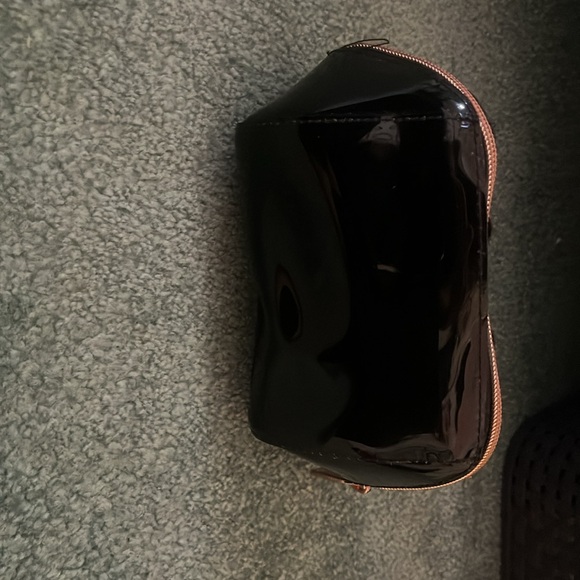 Ted Baker Makeup Case With Bow And Rose Gold Accents - Picture 3 of 5